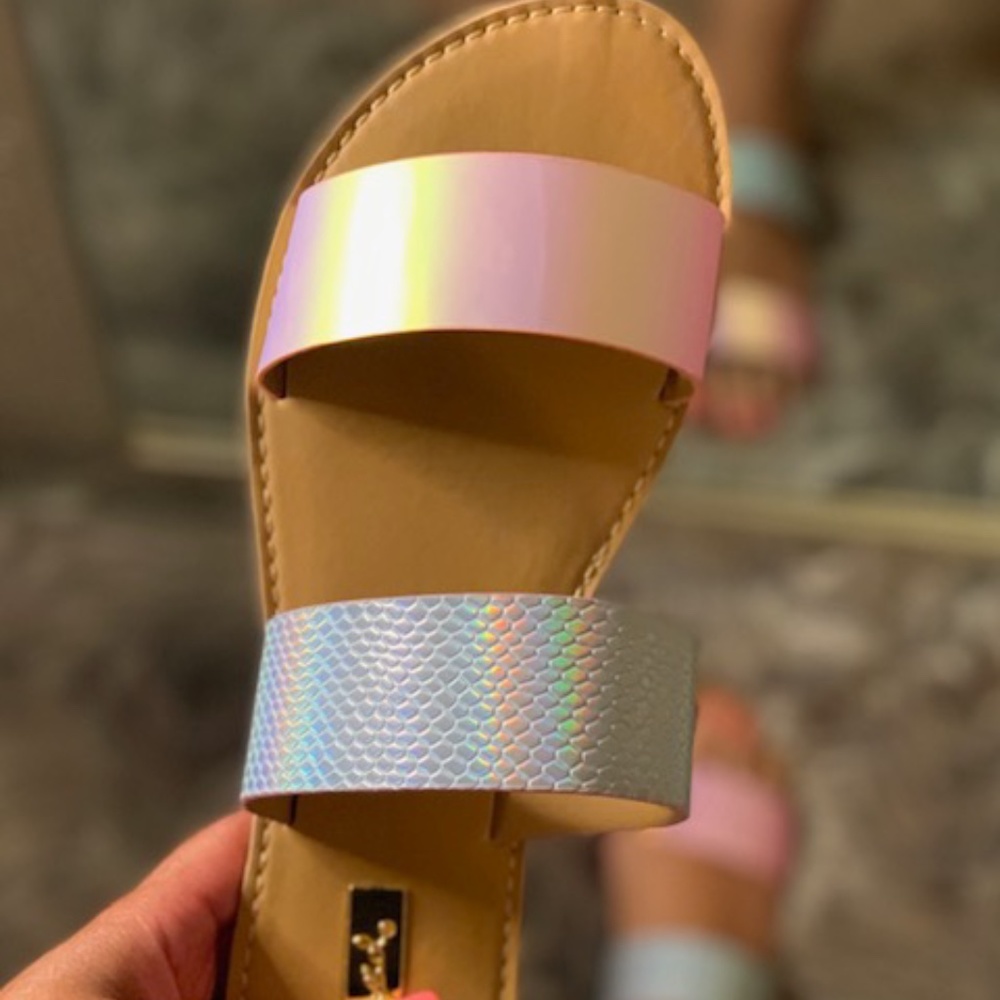 Lavender iridescent flat sandal
